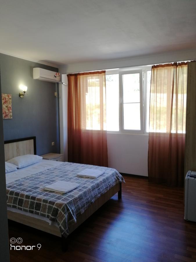 Mira Hotell New Athos Exteriör bild